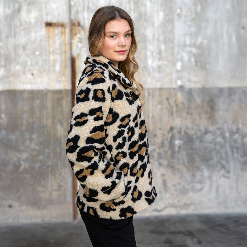 Peluche Sherpa con stampa leopardata – mandorla/nero, image number 6