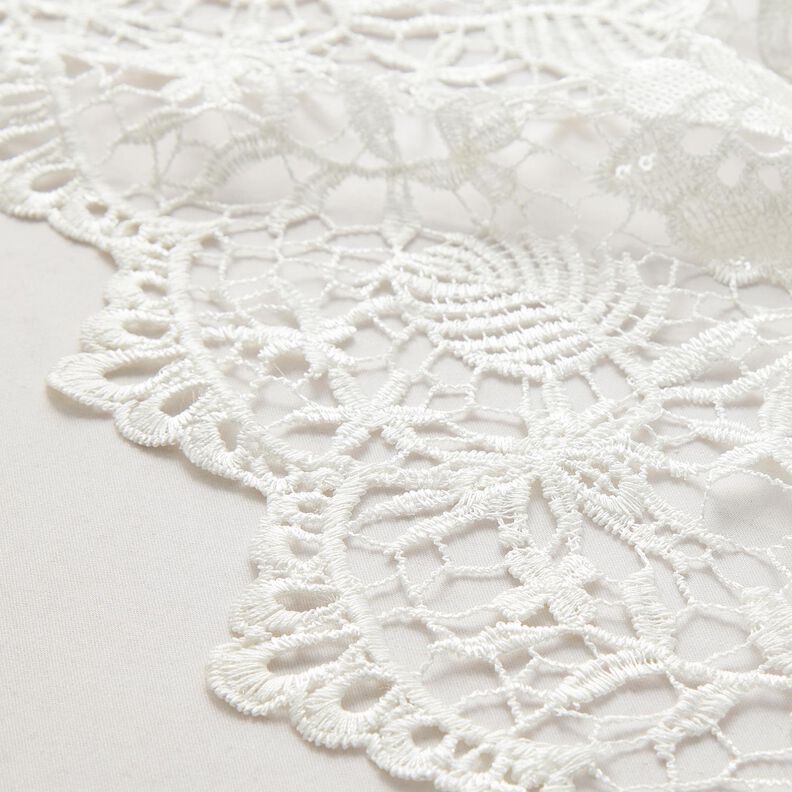tessuto in pizzo con paillettes e bordo a smerlo – bianco,  image number 5